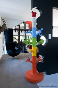 pauline_moussier_architecture_interieur_design_©francisguillard_cloison_decoupe_porte_manteau